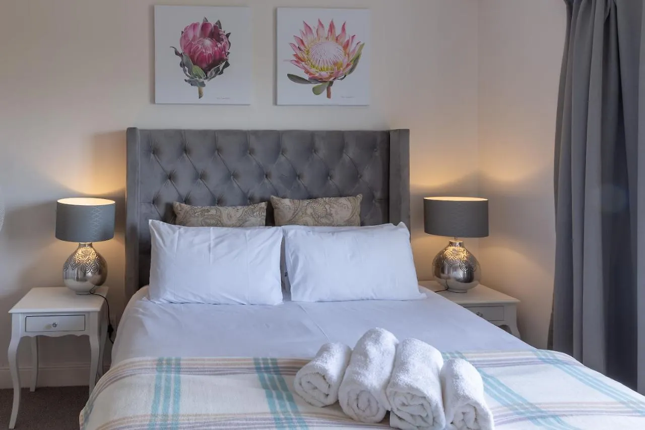 Waters Edge Self-Catering Apartments Cape Town